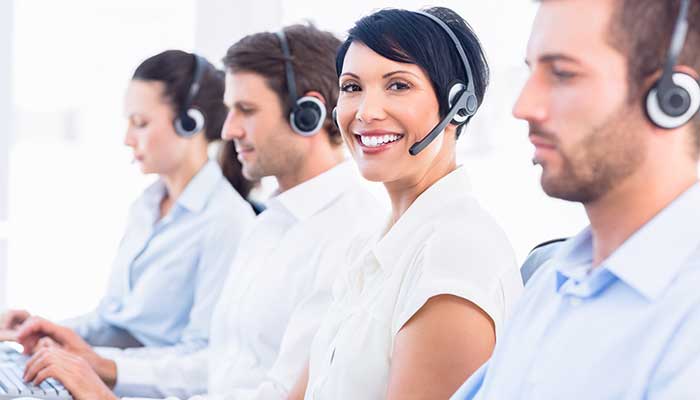 How to Choose a Contact Center That Aligns with Your Goals?