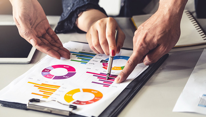 Contact Center Performance: Essential KPIs & Analytics Guide